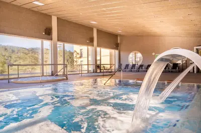 Piscina en o cerca de Iberik Rocallaura Balneari
