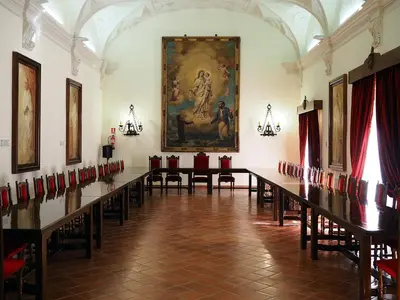 Un restaurante o sitio para comer en Monasterio El Olivar