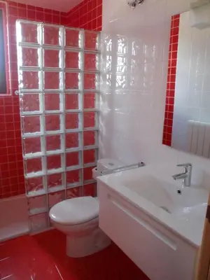 Un baño de El Mirador de Ainsa