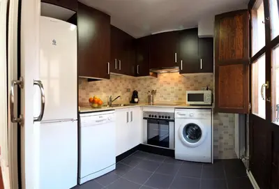Una cocina o zona de cocina en Laila Home