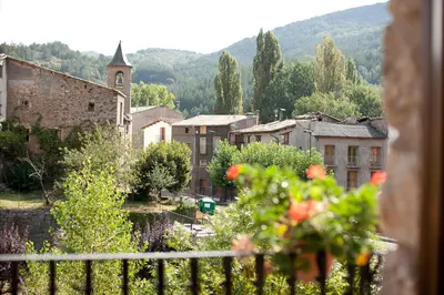 Vista general de una montaña o vista desde the country house