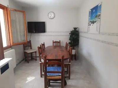 Una televisión o centro de entretenimiento en CASA JUNTO AL PARQUE NATURAL DE LAS BARDENAS