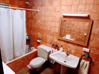 Un baño de CASA JUNTO AL PARQUE NATURAL DE LAS BARDENAS