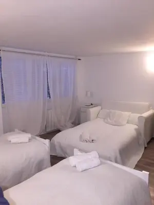 Cama o camas de una habitación en Circuito de Aragon. House up to 16 pax