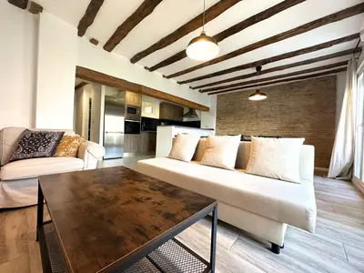 Una cocina o zona de cocina en Dos Torres Rivendel - Vistas a la Basílica del Pilar
