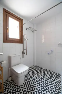 Un baño de Inmocyma Casa Cervino, La Coma de Alba-Benasque