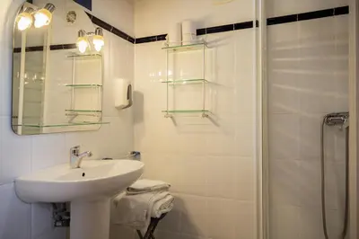 Un baño de Casa Navarlaz S N