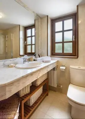Un baño de Unifamiliar El Pueyo de Jaca, Panticosa