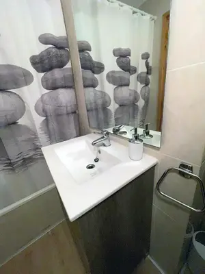 Un baño de Apartaments Albiñana