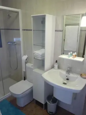 Un baño de turismo rural del somontano (Alquiler de apartamentos)