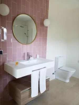 Un baño de Les Flors - Hotel Rural & Cabanyes