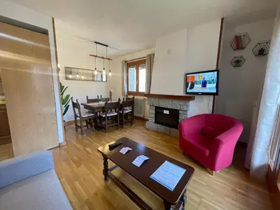Una televisión o centro de entretenimiento en B13 - La Granja 2º - Villmor