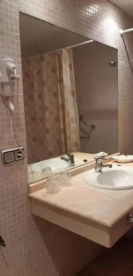 Un baño de Hotel Torre Monreal