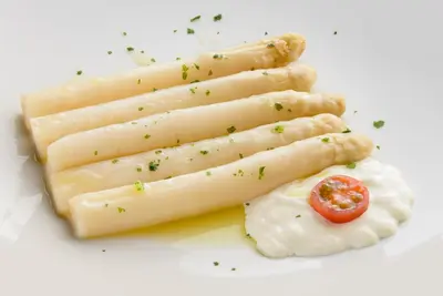 Comida en o cerca de este hotel