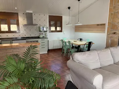 Una cocina o zona de cocina en ROS RURAL Cal Ros