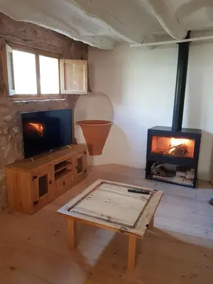 Una televisión o centro de entretenimiento en Cal Moreno