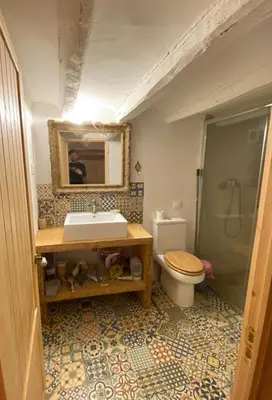Un baño de Cal Moreno