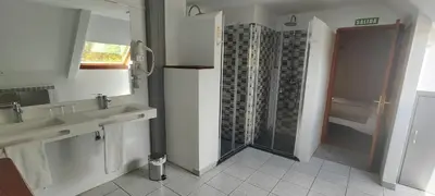 Un baño de HOSTAL MENDILATZ