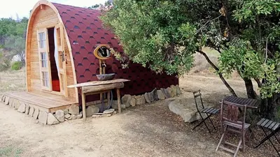 Jardín al aire libre en Terra del Congost - Alojamientos en la Naturaleza frente al Congost de Montrebei