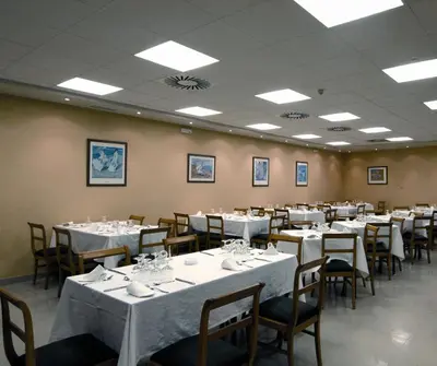 Un restaurante o sitio para comer en Hotel Chané