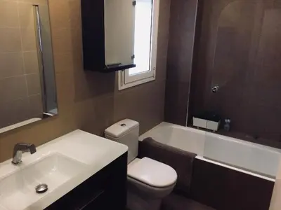 Un baño de Dos Torres Bilbo Puerta del Carmen