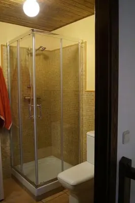 Un baño de Acogedora casita en el Pallars