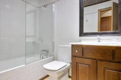 Un baño de Luderna - Apartamento Val de Ruda B3 Entecada