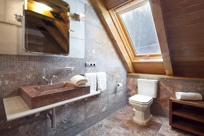 Un baño de Luderna - Casa con jardín Montcorbison