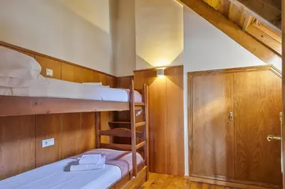 Cama o camas de una habitación en Luderna - Dúplex Comets 4J