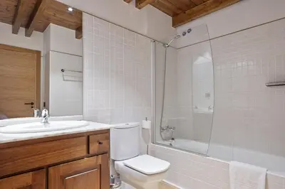Un baño de Luderna - Dúplex Val de Ruda C12 Tuc der Òme