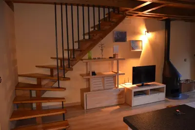 Una televisión o centro de entretenimiento en Laurit