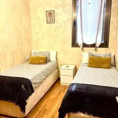 APARTAMENTO L AÜT