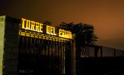 Certificado, premio, señal o documento que está expuesto en Torre del Prior