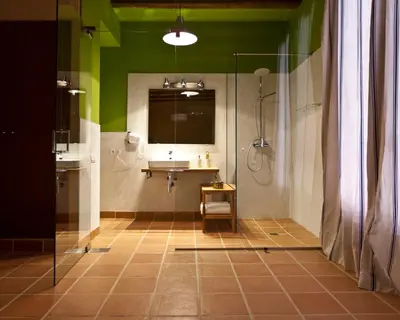 Un baño de Torre del Prior
