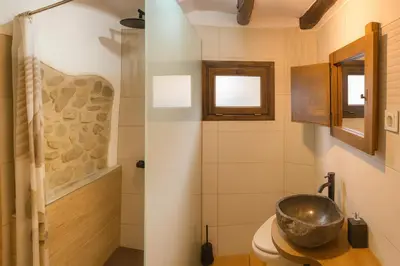 Un baño de Cal Gironell