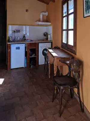 Una cocina o zona de cocina en L'Acadèmia de La Vilella Baixa