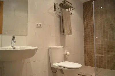 Un baño de Hostal La Placeta