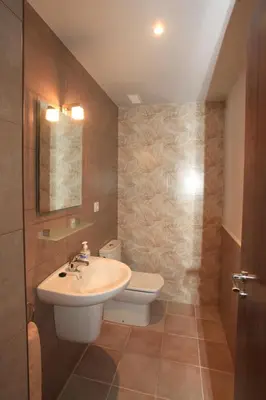Un baño de Casa Sierra de Guara