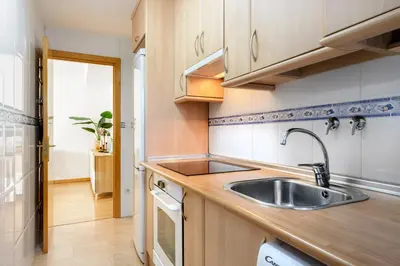 Una cocina o zona de cocina en Apartamento de montaña y ESQUÍ en el Pirineo Aragonés, Villanúa - WIFI