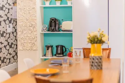 Utensilios para hacer té y café en Apartamento Plaza del Pilar