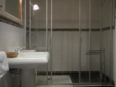 Un baño de Hostal Beti-jai