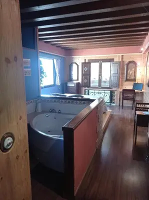 Una cocina o zona de cocina en Hotel rural reina Berta