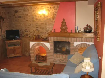 Una televisión o centro de entretenimiento en LA PORTAZA