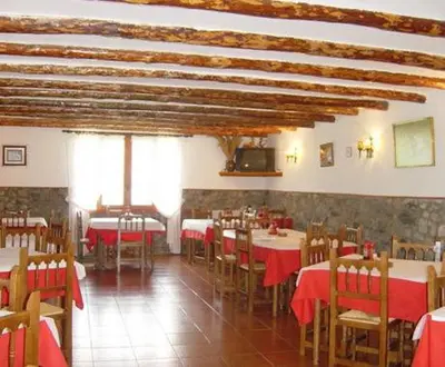Un restaurante o sitio para comer en Pensión Pallaruelo