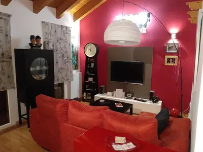 Una televisión o centro de entretenimiento en Agustina de Aragón