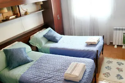 Cama o camas de una habitación en Charming House in Rada with Fenced Garden
