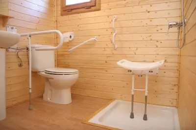 Un baño de Camping Cañones de Guara y Formiga