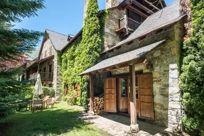 Edificio en el que se encuentra la casa o chalet