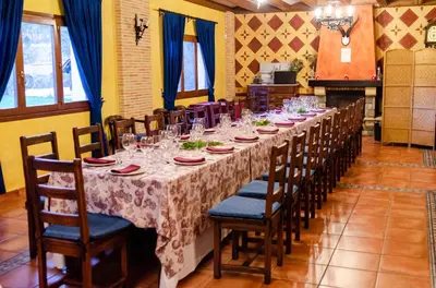 Un restaurante o sitio para comer en Hotel Venta La Pintada