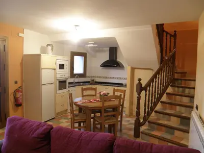 Una cocina o zona de cocina en Casa Cosculluela